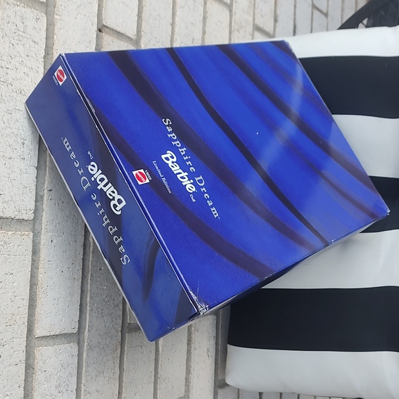 SAPPHIRE DREAM BARBIE/1995 - Picture 11 of 12